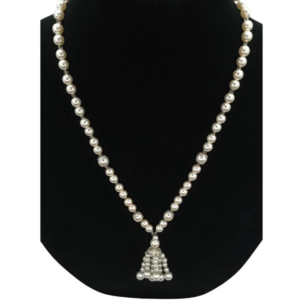 Elegant Pearl Tassel Necklace With Vintage Inspired Design